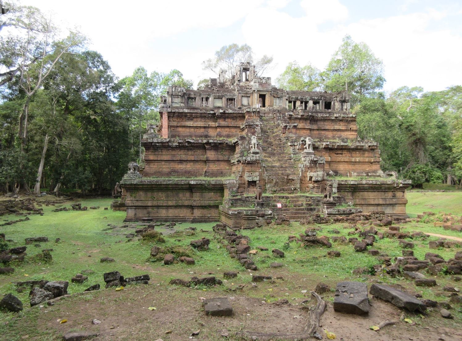 Phimeanakas - Temples of Cambodia